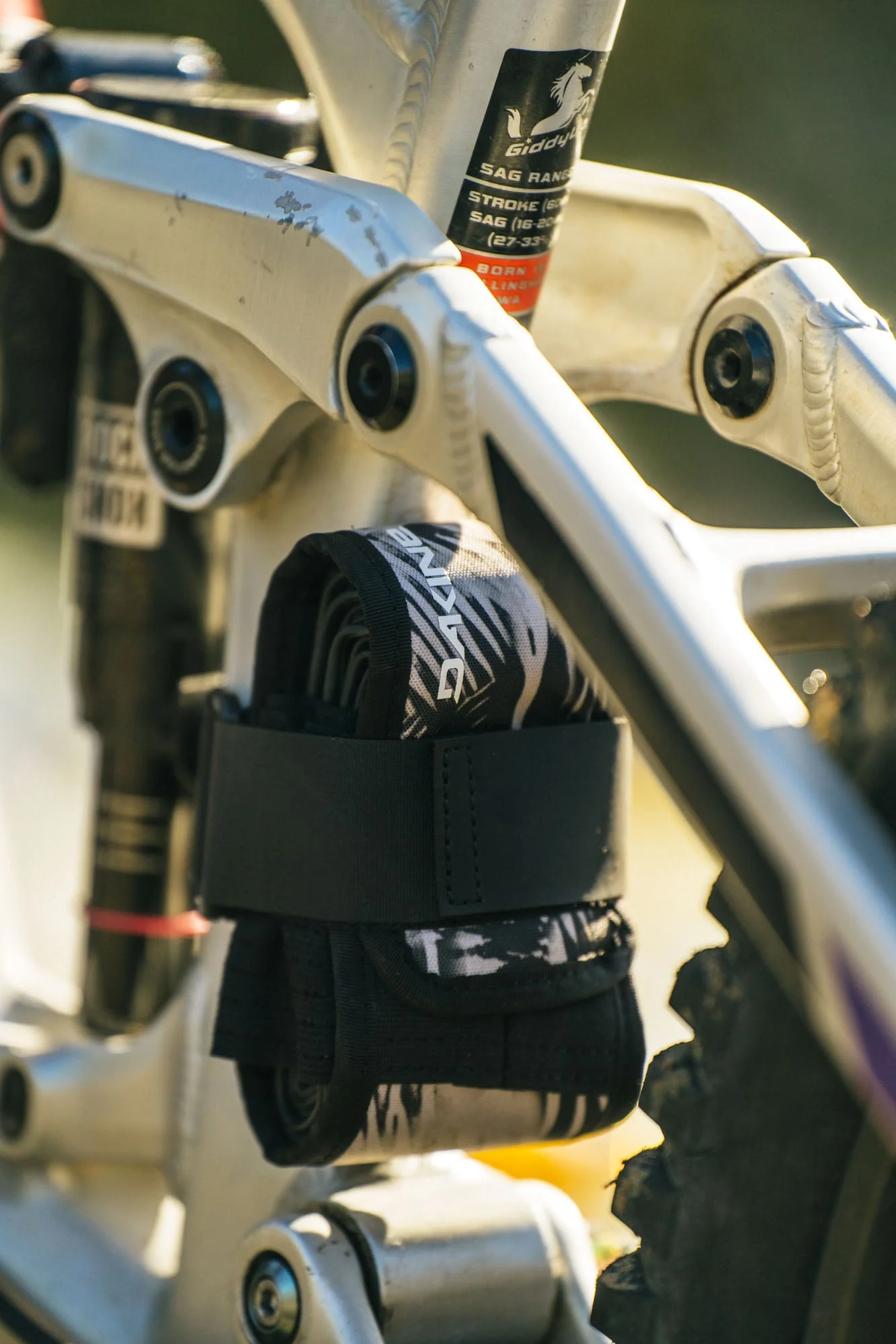 Hot Laps Gripper Bike Bag - Image 30