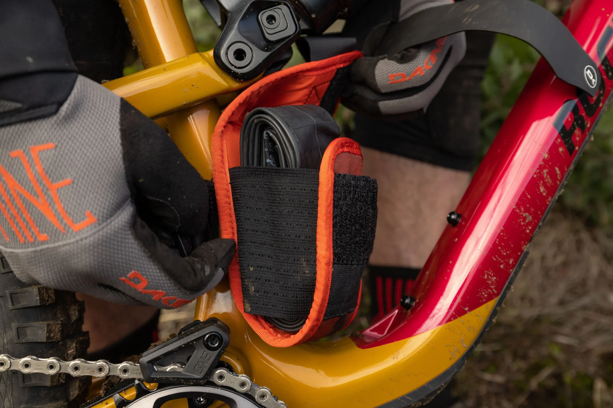 Hot Laps Gripper Bike Bag - Image 6