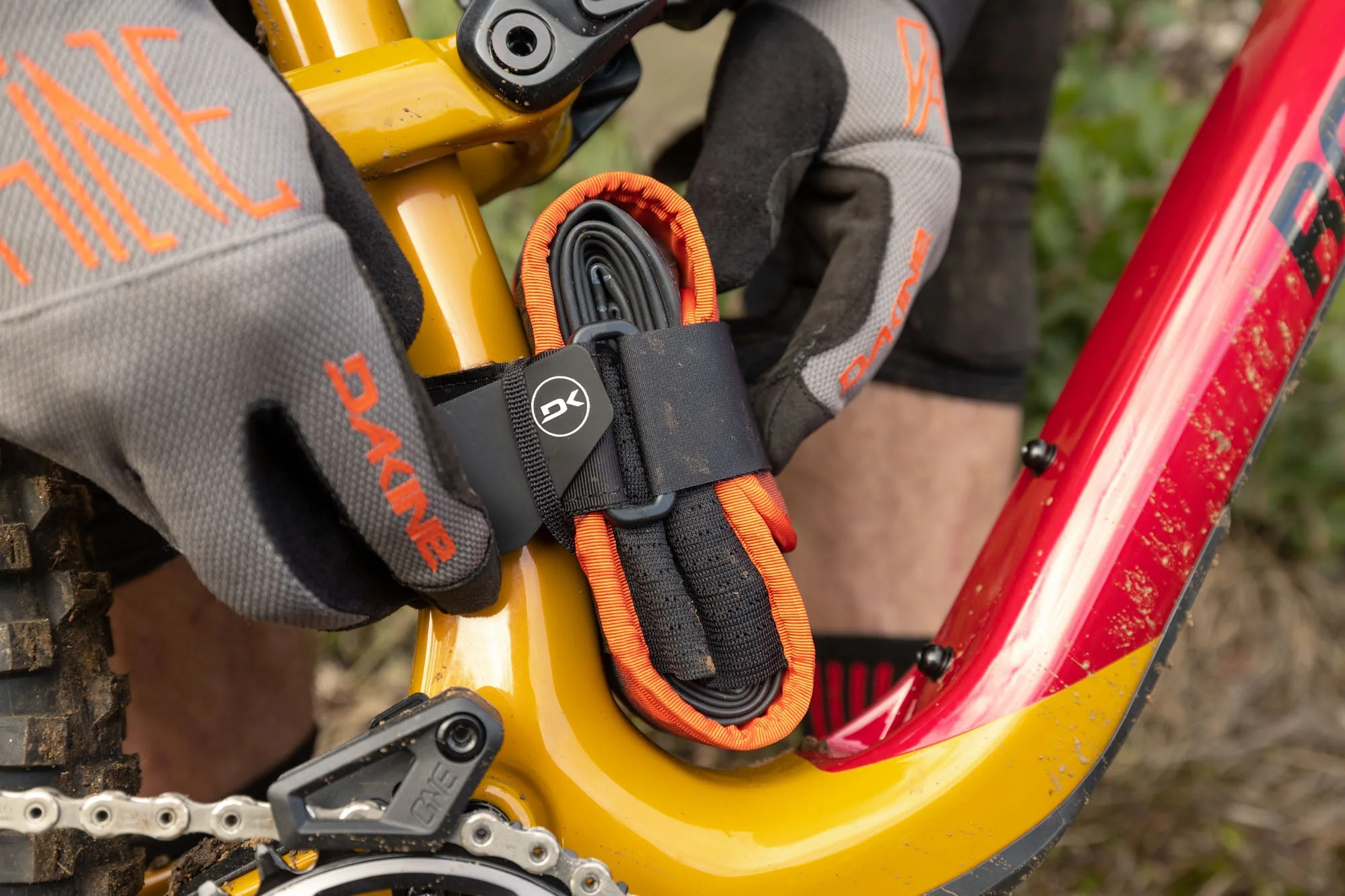 Hot Laps Gripper Bike Bag - Image 7