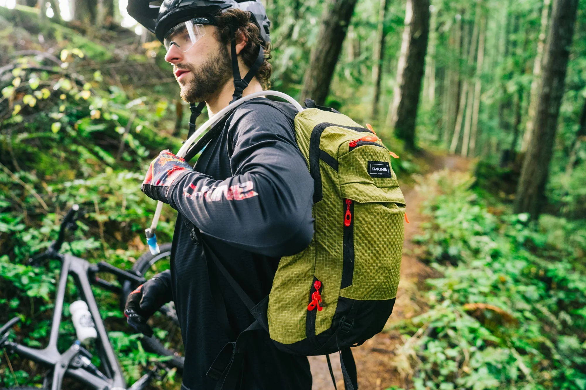 Syncline 12L Bike Hydration Backpack - Image 12