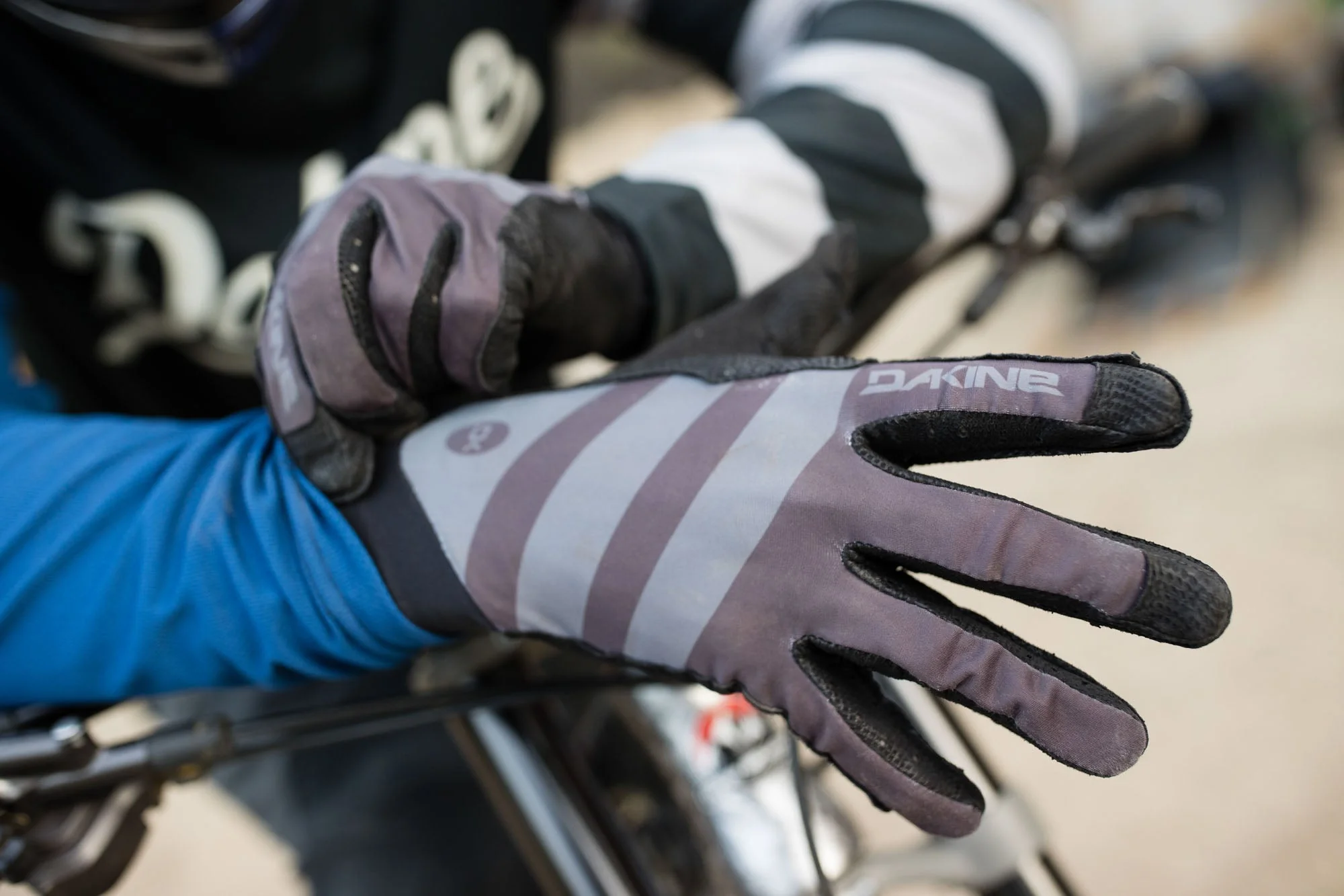 Thrillium Bike Glove - Image 3